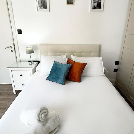 Master Penthouse Double Room Ensuite With Private Terrace - Grand Central House غيبرالتار المظهر الخارجي الصورة