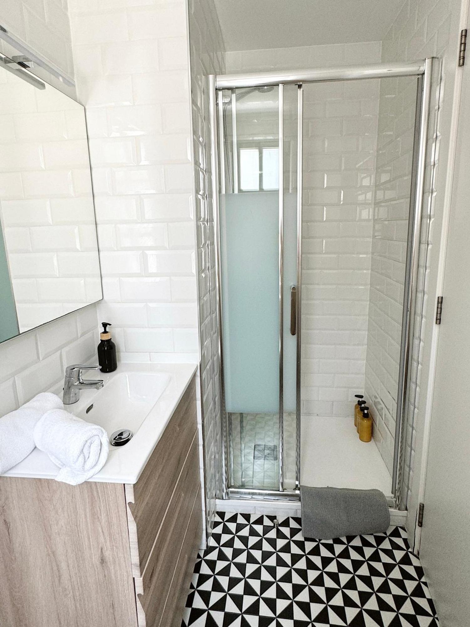 Master Penthouse Double Room Ensuite With Private Terrace - Grand Central House غيبرالتار المظهر الخارجي الصورة