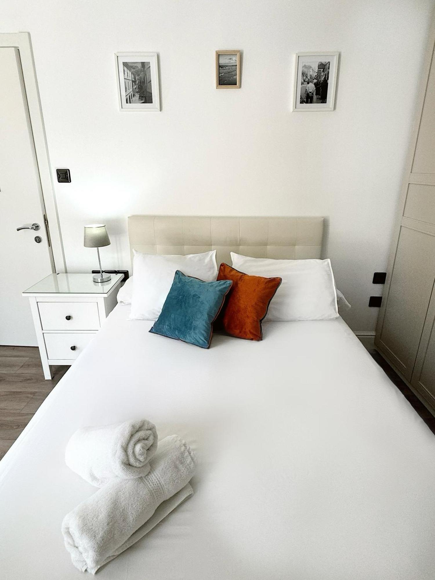 Master Penthouse Double Room Ensuite With Private Terrace - Grand Central House غيبرالتار المظهر الخارجي الصورة